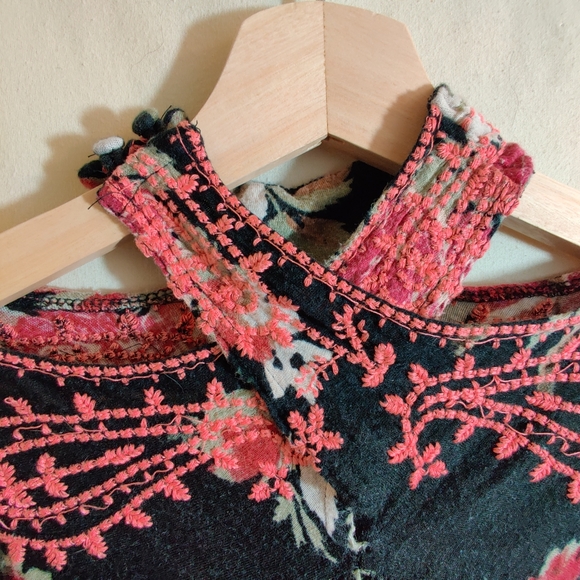 FREE PEOPLE Bainbridge Black & Red Floral Long Bell Sleeve High Neckline Shirt S - Picture 8 of 16